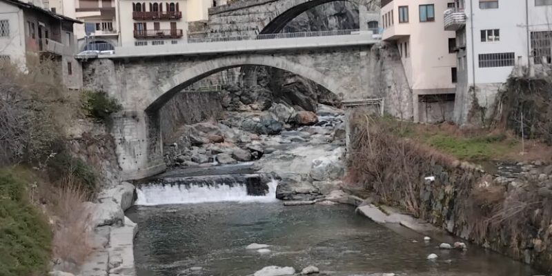 1741873372815-768x1024